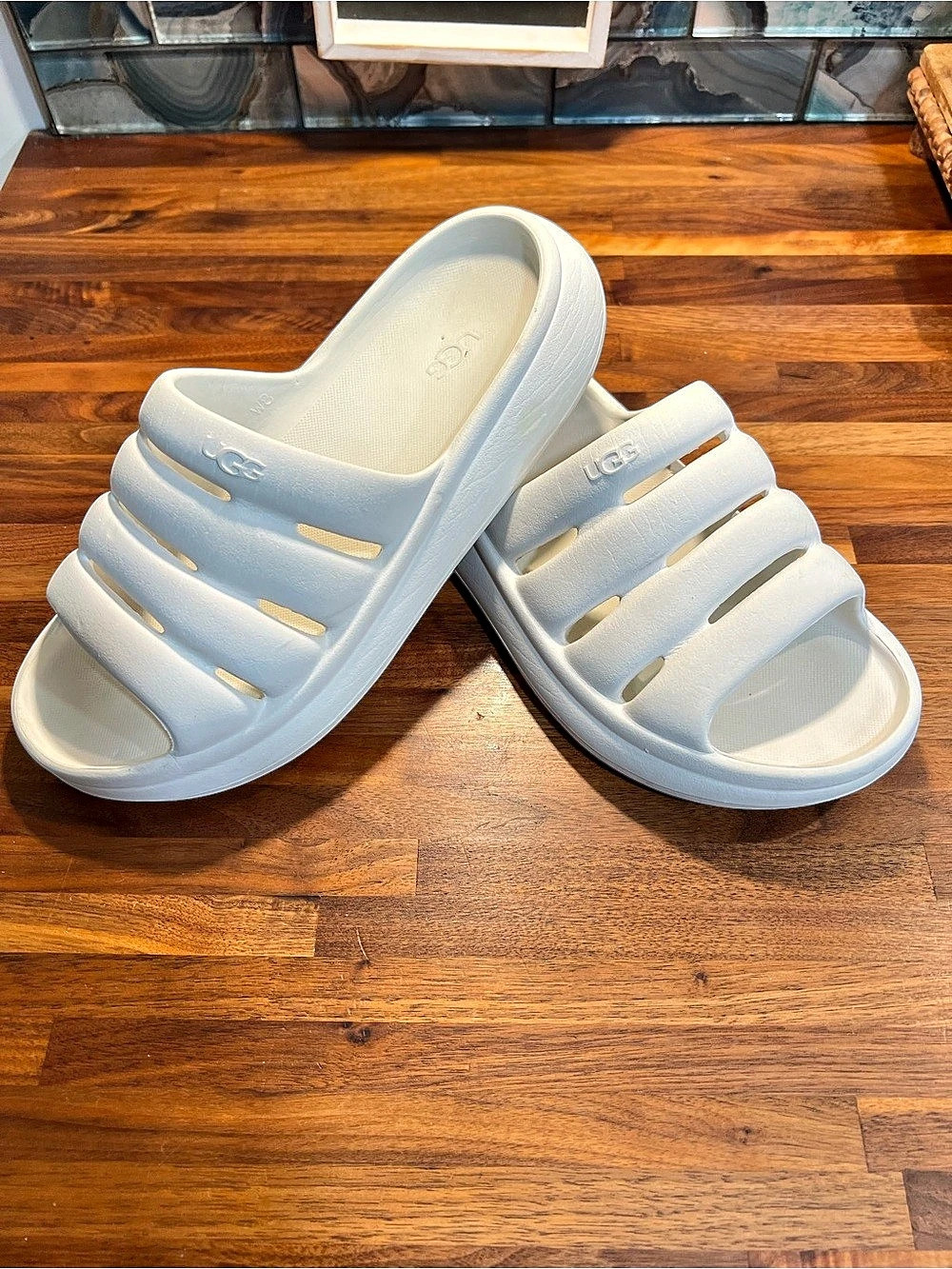 UGG Sport Yeah White Sandals – Women’s Size 8